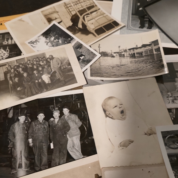 Vintage Black and White Photo Collection - Picture 11 of 16